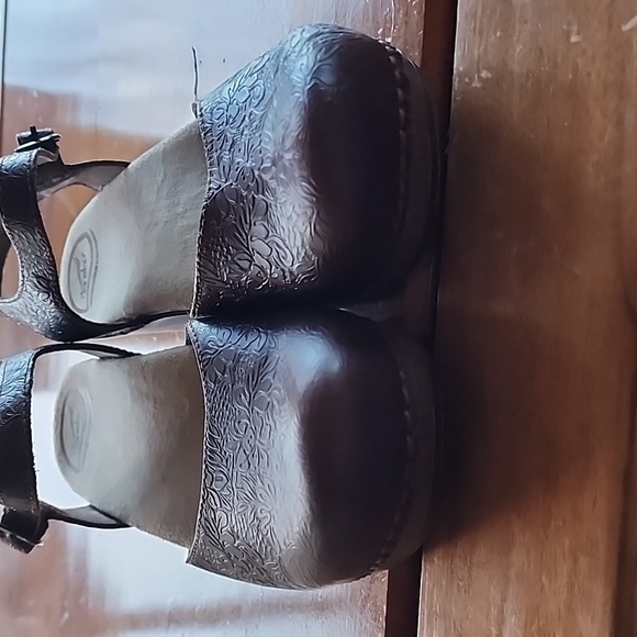 Dansko Sam Brown Floral Tooled leather Mary Jane clogs size 39 - Picture 6 of 7